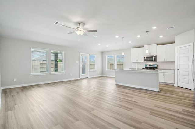 6409 Green Enclave Trail, Pearland, TX 77584