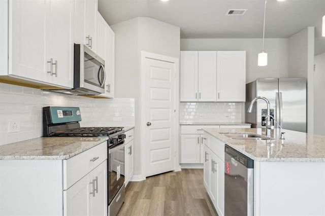 6409 Green Enclave Trail, Pearland, TX 77584