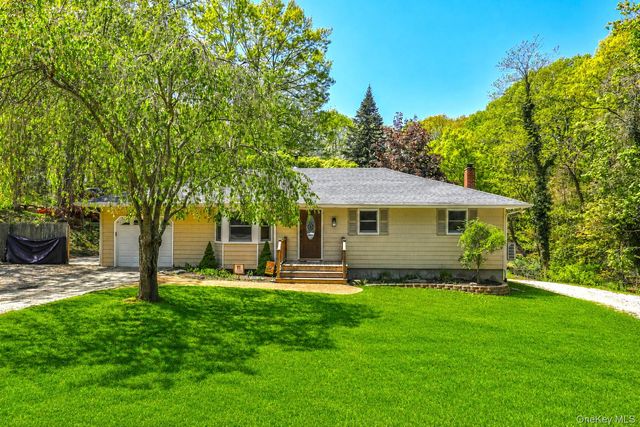 11 Oakwood Drive, Wading River, NY 11792