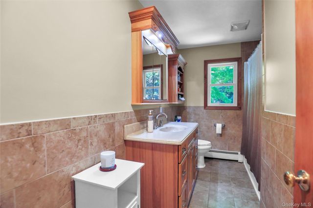 11 Oakwood Drive, Wading River, NY 11792