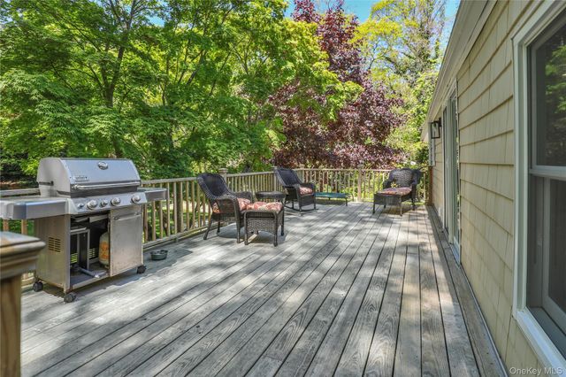 11 Oakwood Drive, Wading River, NY 11792