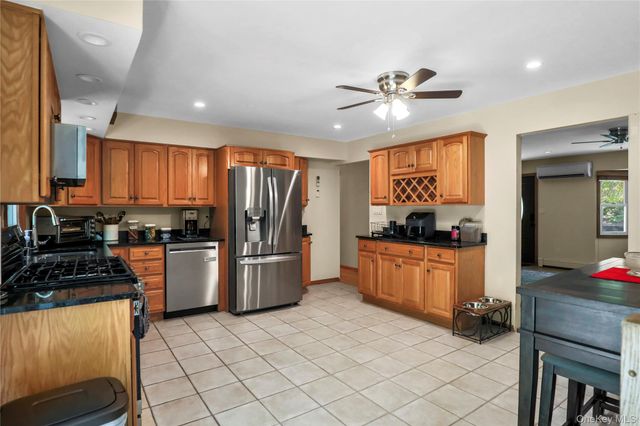 11 Oakwood Drive, Wading River, NY 11792