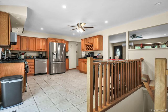 11 Oakwood Drive, Wading River, NY 11792