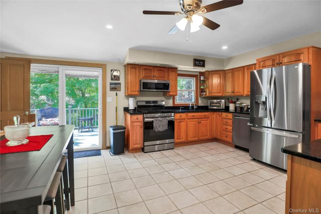 11 Oakwood Drive, Wading River, NY 11792