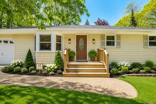 11 Oakwood Drive, Wading River, NY 11792