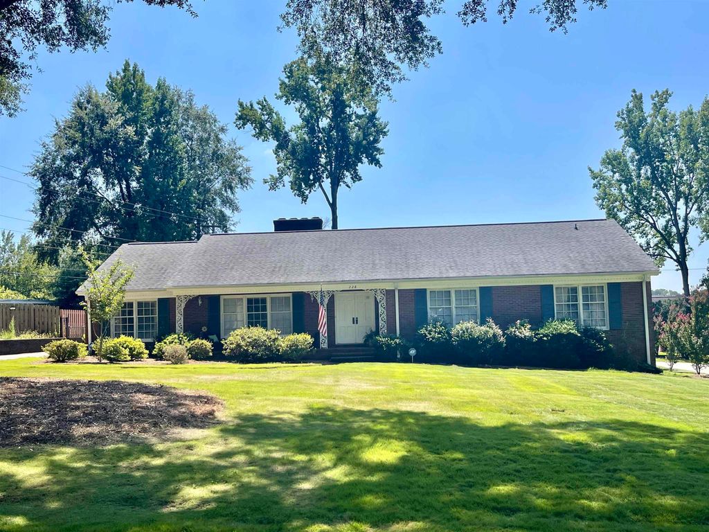 228 Pineville Road, Spartanburg, SC 29307