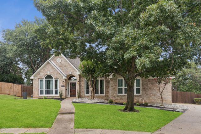 8559 Twisted Oaks Court, North Richland Hills, TX 76182