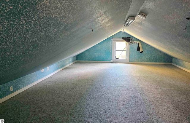 602 Olive Street, St Louis, MI 48880