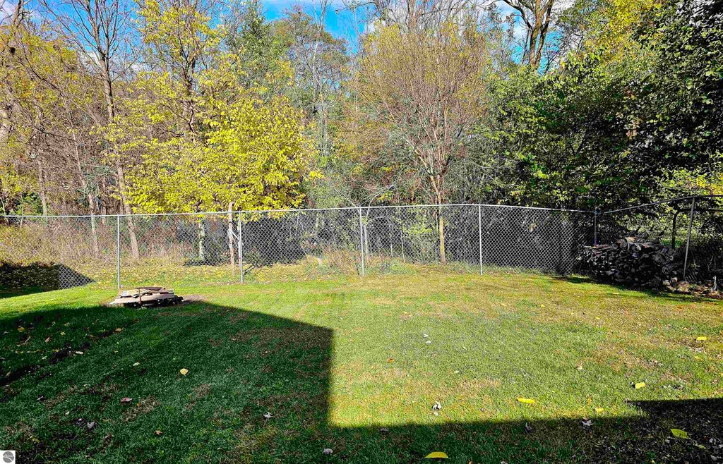 Image 10 of property listing at 602 Olive Street, St Louis, MI 48880