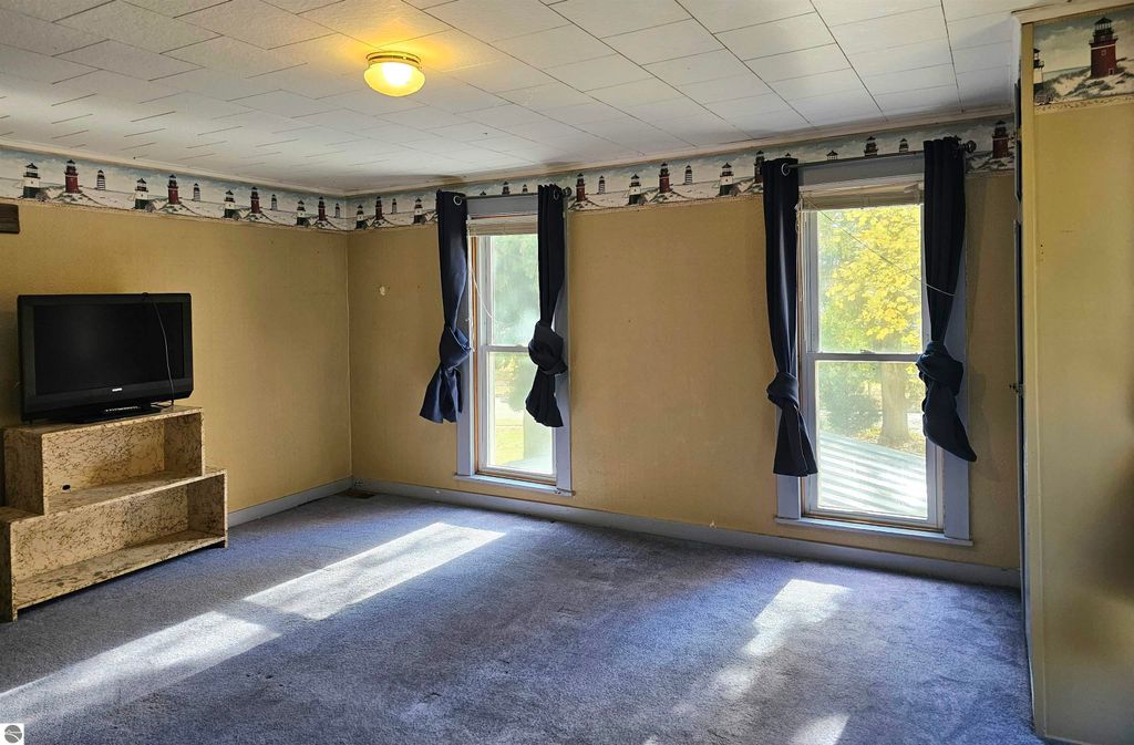 Image 23 of property listing at 602 Olive Street, St Louis, MI 48880