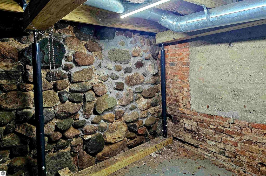 Image 27 of property listing at 602 Olive Street, St Louis, MI 48880