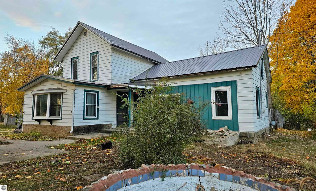 Image 4 of property listing at 602 Olive Street, St Louis, MI 48880