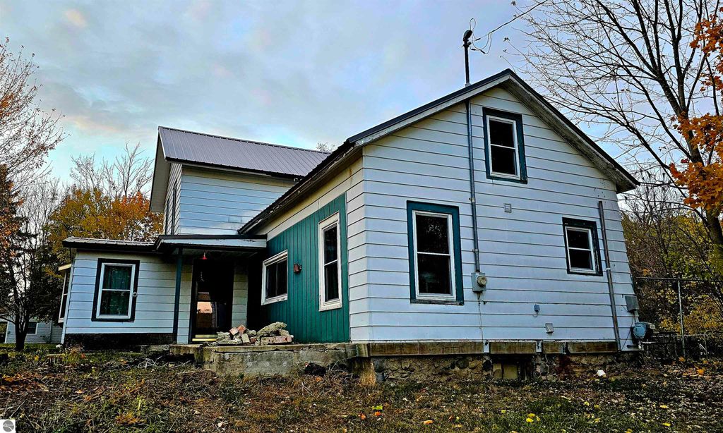 Image 5 of property listing at 602 Olive Street, St Louis, MI 48880