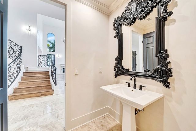 4165 Elm View Drive, Encino, CA 91316