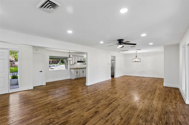 4024 Diamond Loch W, North Richland Hills, TX 76180