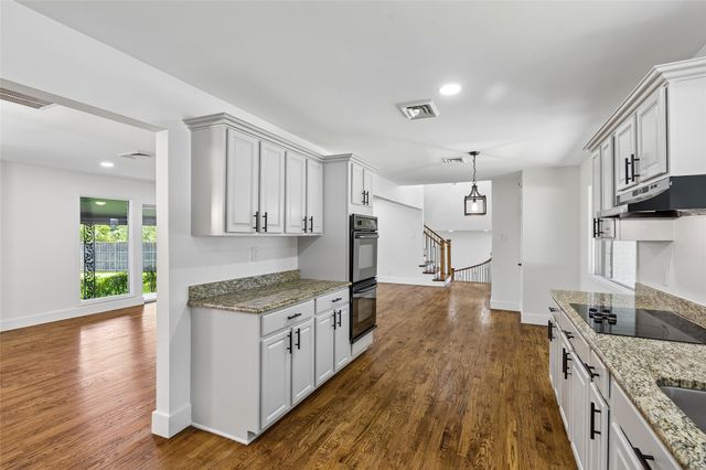 4024 Diamond Loch W, North Richland Hills, TX 76180