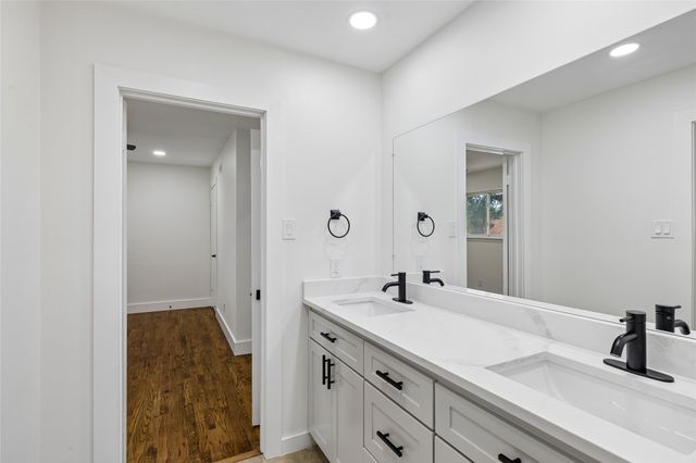 4024 Diamond Loch W, North Richland Hills, TX 76180