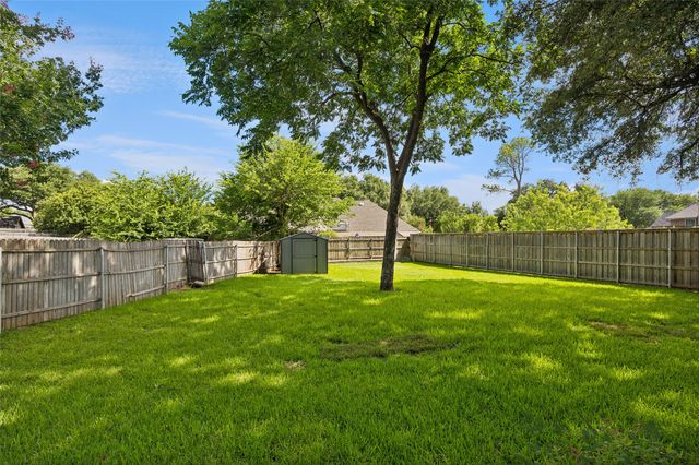 4024 Diamond Loch W, North Richland Hills, TX 76180