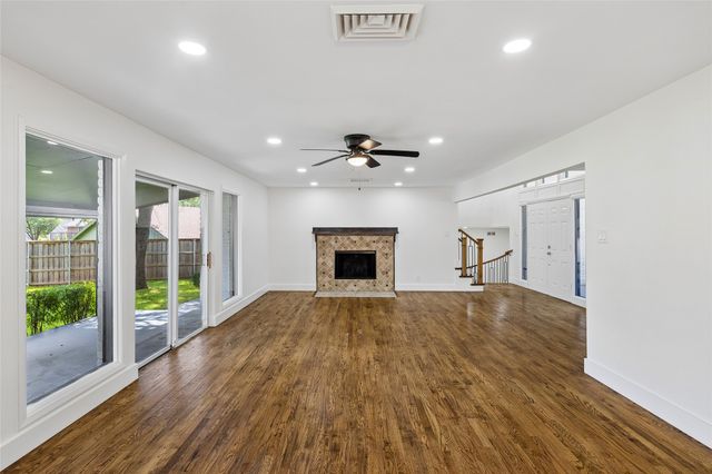 4024 Diamond Loch W, North Richland Hills, TX 76180