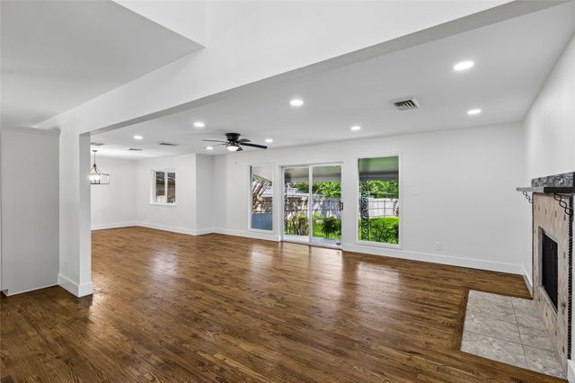 4024 Diamond Loch W, North Richland Hills, TX 76180