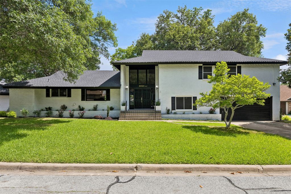 4024 Diamond Loch W, North Richland Hills, TX 76180