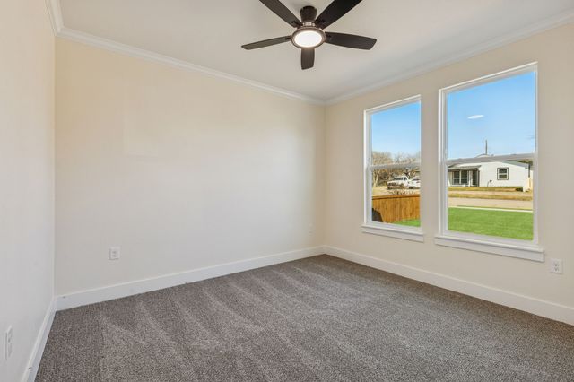 603 SW 15th Street, Grand Prairie, TX 75051