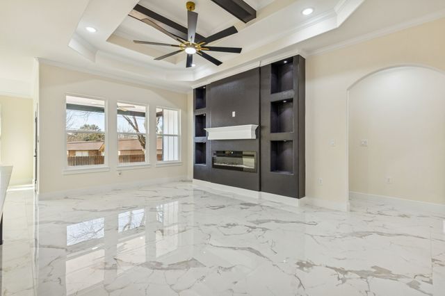 603 SW 15th Street, Grand Prairie, TX 75051