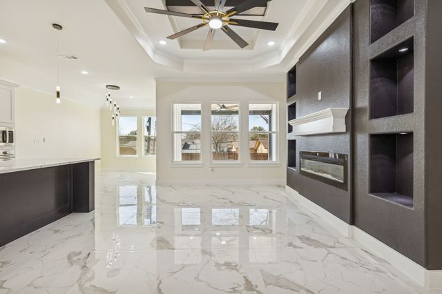 603 SW 15th Street, Grand Prairie, TX 75051