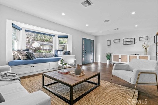 3340 Vickers Drive, Glendale, CA 91208