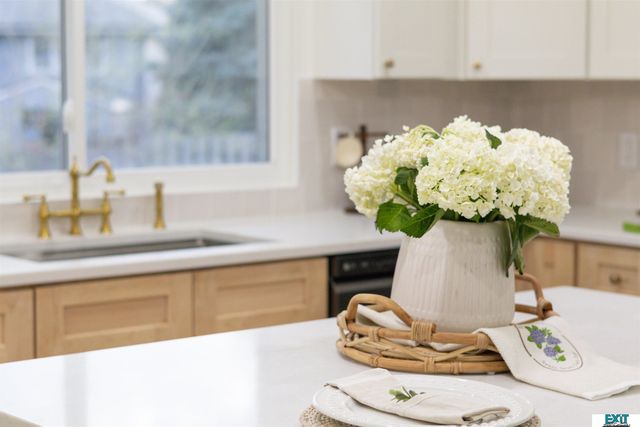 7721 Hickory Lane, Lincoln, NE 68510