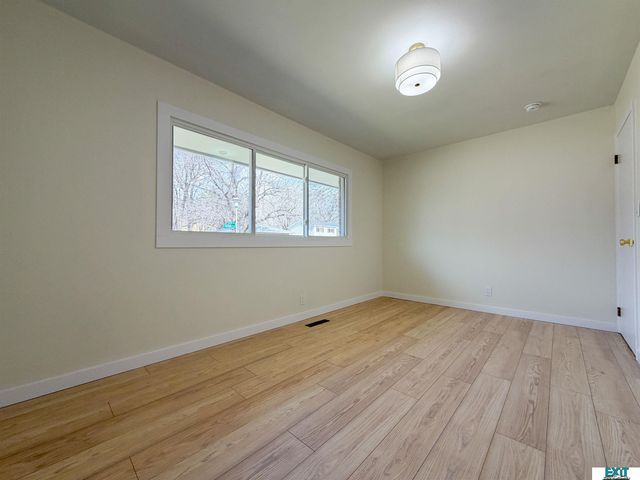 7721 Hickory Lane, Lincoln, NE 68510