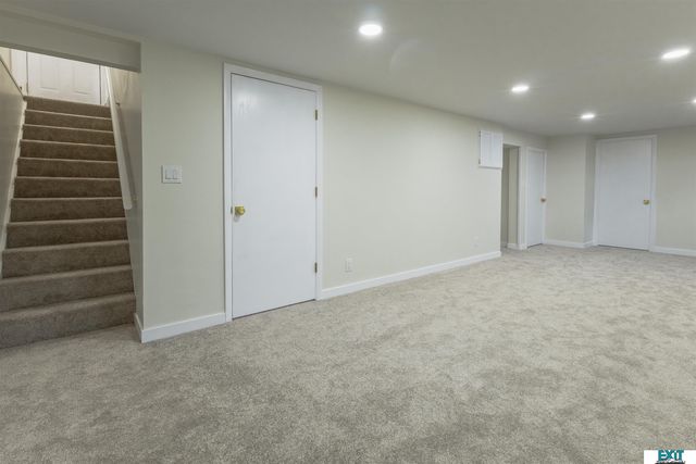 7721 Hickory Lane, Lincoln, NE 68510