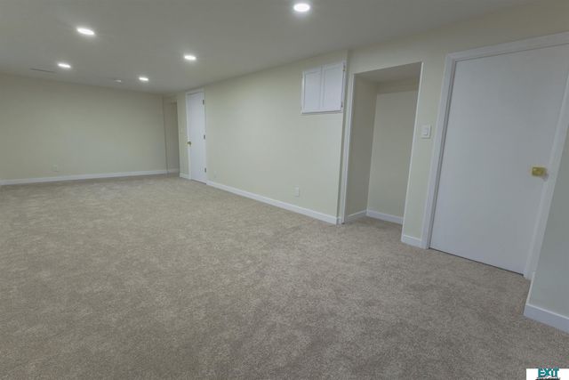 7721 Hickory Lane, Lincoln, NE 68510