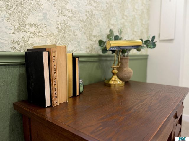 7721 Hickory Lane, Lincoln, NE 68510