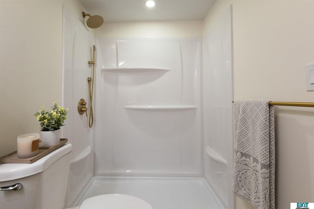 7721 Hickory Lane, Lincoln, NE 68510