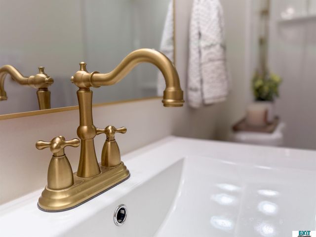 7721 Hickory Lane, Lincoln, NE 68510