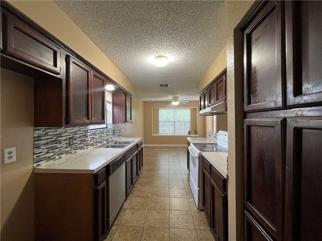 2974 Water Lily Dr, Corpus Christi, TX 78415