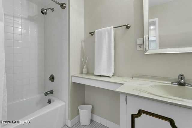 1 Scenic Drive 209, Highlands, NJ 07732