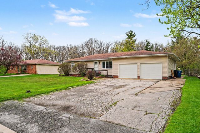 5828 W 122nd Avenue, Crown Point, IN 46307