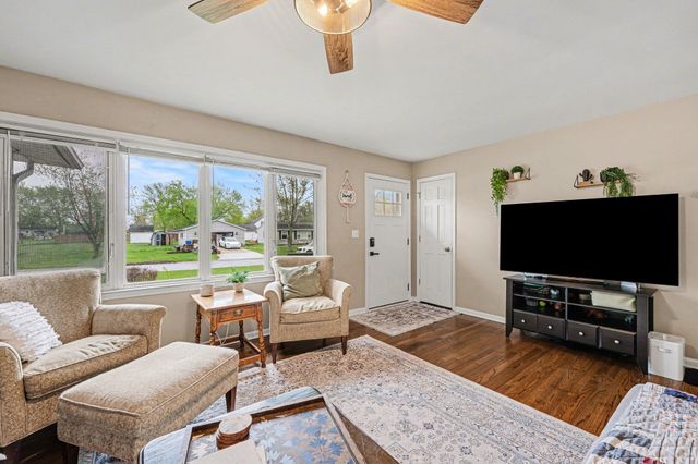 5828 W 122nd Avenue, Crown Point, IN 46307