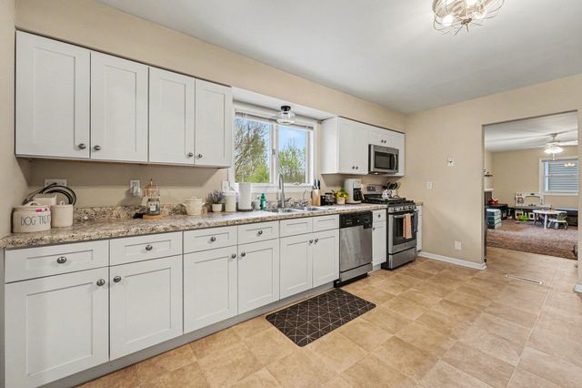 5828 W 122nd Avenue, Crown Point, IN 46307