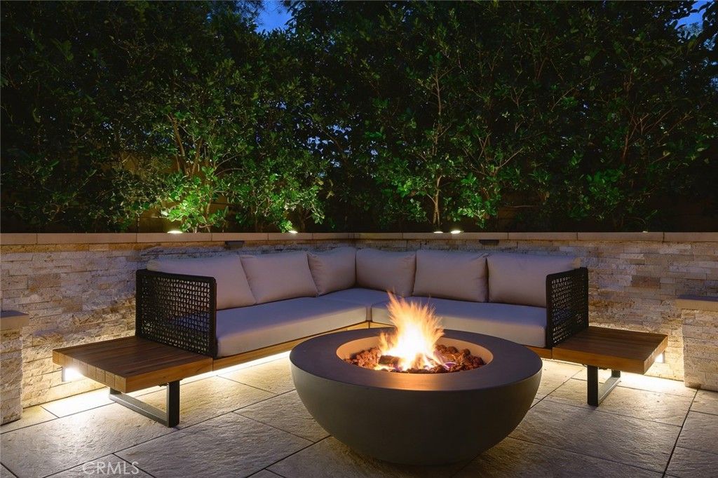 Image 2 of property listing at 55 Coriander, Irvine, CA 92603