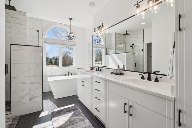 11875 NW Oaktree Drive, Grimes, IA 50111