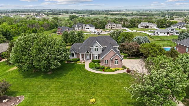 11875 NW Oaktree Drive, Grimes, IA 50111