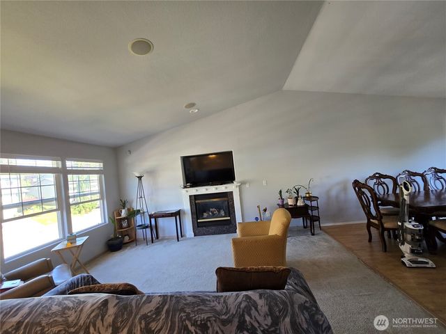 6608 79th Drive NE, Marysville, WA 98270