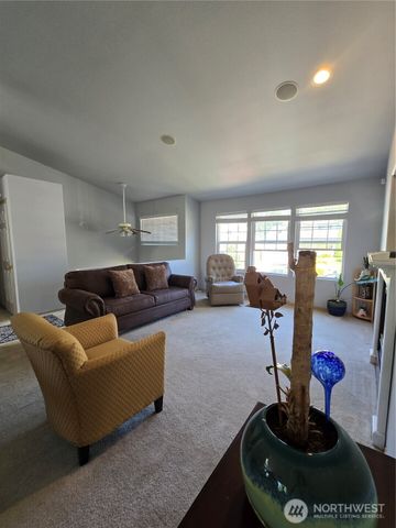 6608 79th Drive NE, Marysville, WA 98270