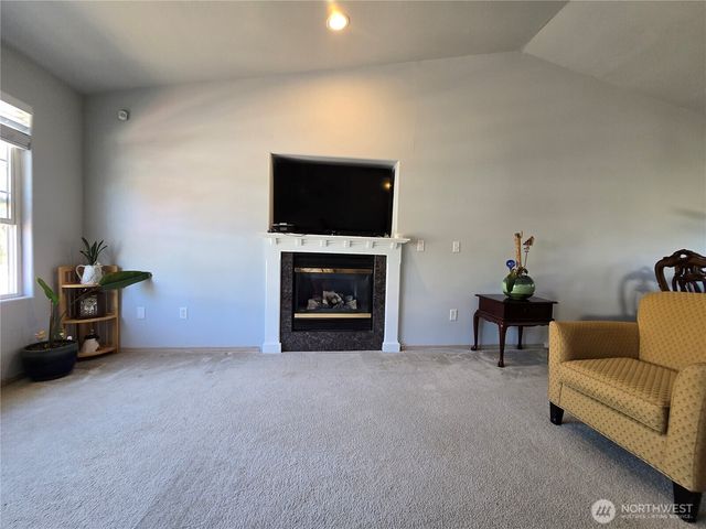 6608 79th Drive NE, Marysville, WA 98270