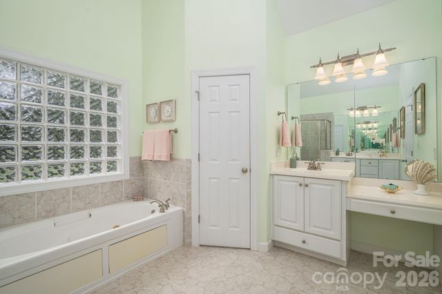 5059 Graystone Estates Drive, Belmont, NC 28012