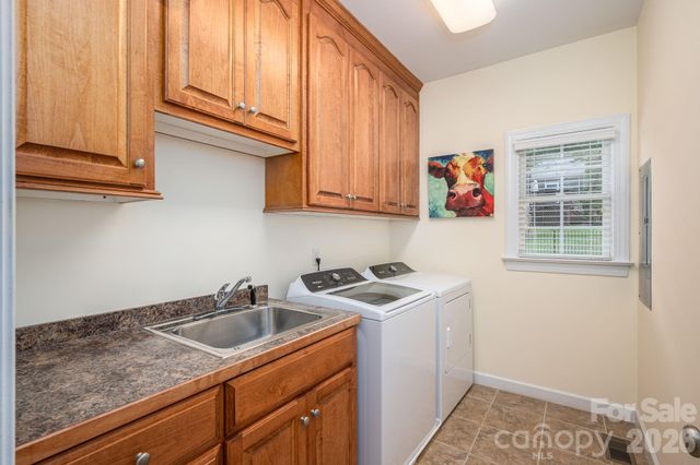 5059 Graystone Estates Drive, Belmont, NC 28012