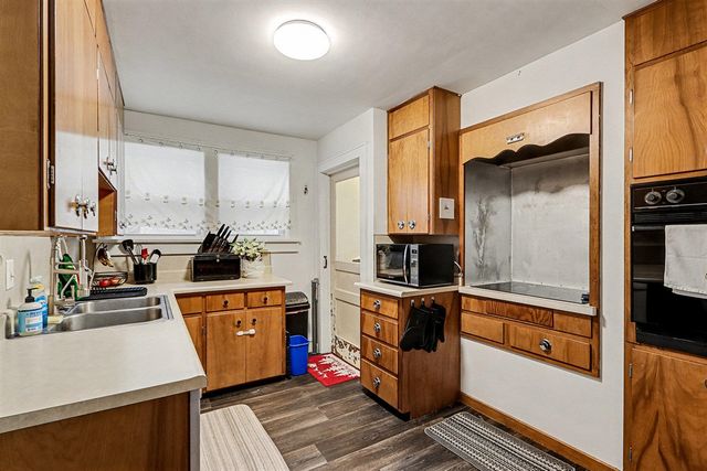 302 S Maple Street, Sturgis, MI 49091